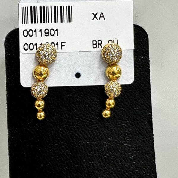 Brinco Esferas Com Micro Zircônias - Banhado A Ouro